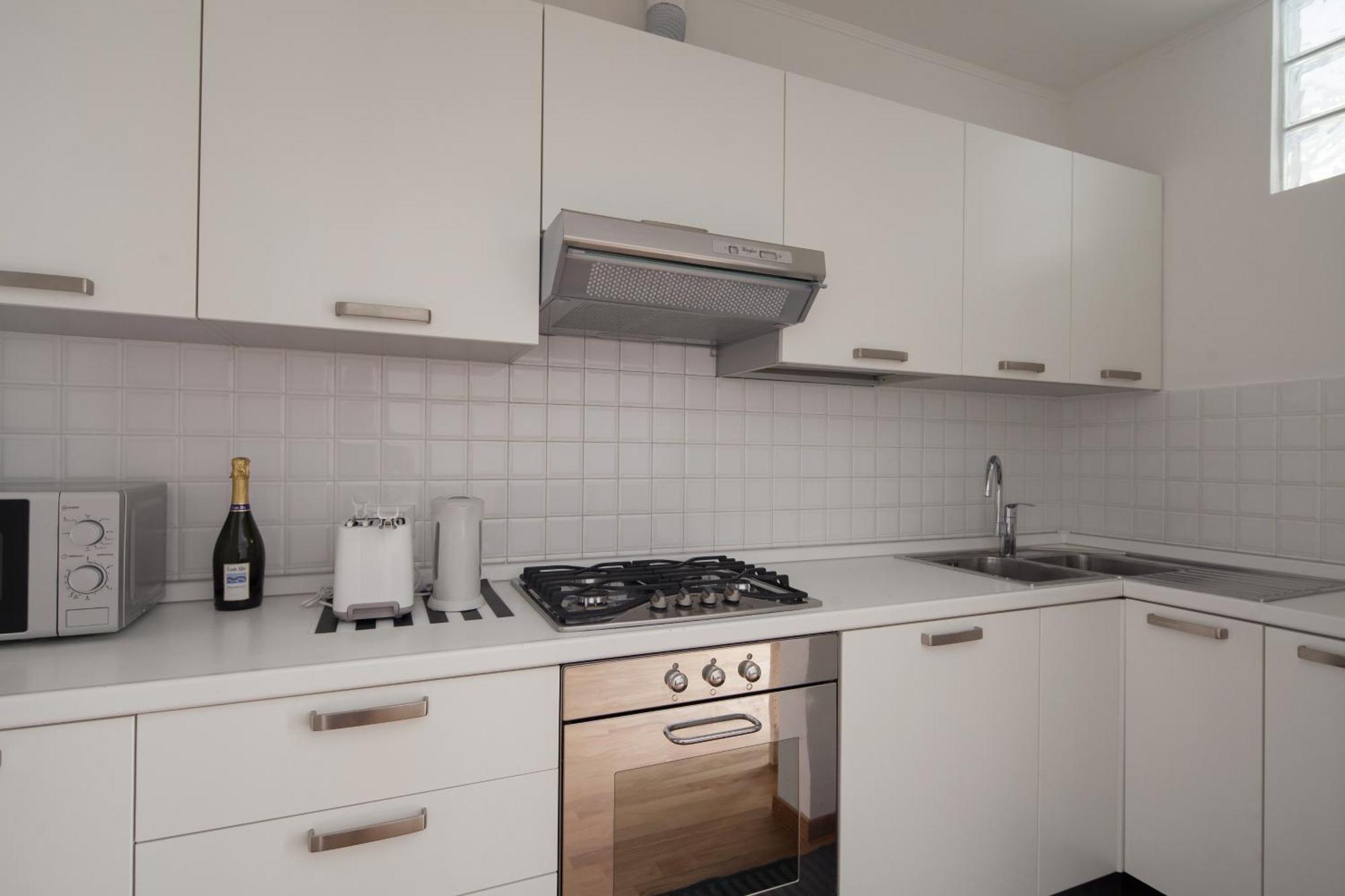 Cv5 - La Spezia City Center - Wide Modern Apartment Walking Distance To The Station To Cinque Terre - Big Terrace On The Roofs 외부 사진