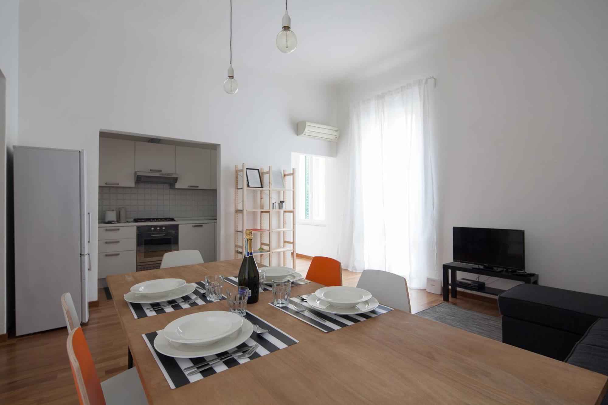 Cv5 - La Spezia City Center - Wide Modern Apartment Walking Distance To The Station To Cinque Terre - Big Terrace On The Roofs 외부 사진